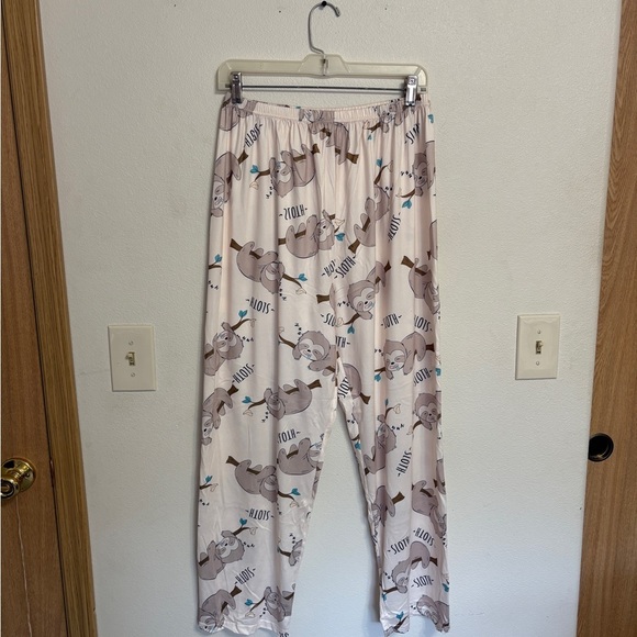 Sloth pajama set size extra large - Picture 8 of 10